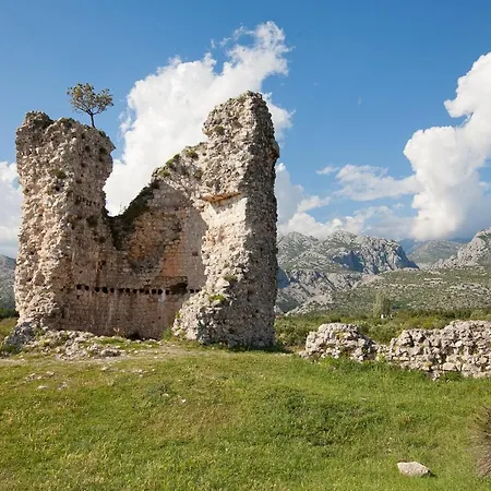 Lea * Starigrad Paklenica