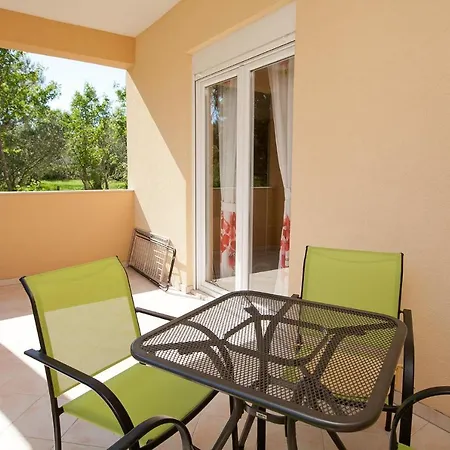 Lea * סטאריגרד-פקלניצה