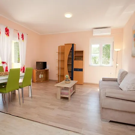 Apartment Lea