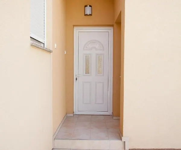 Lea * Starigrad Paklenica