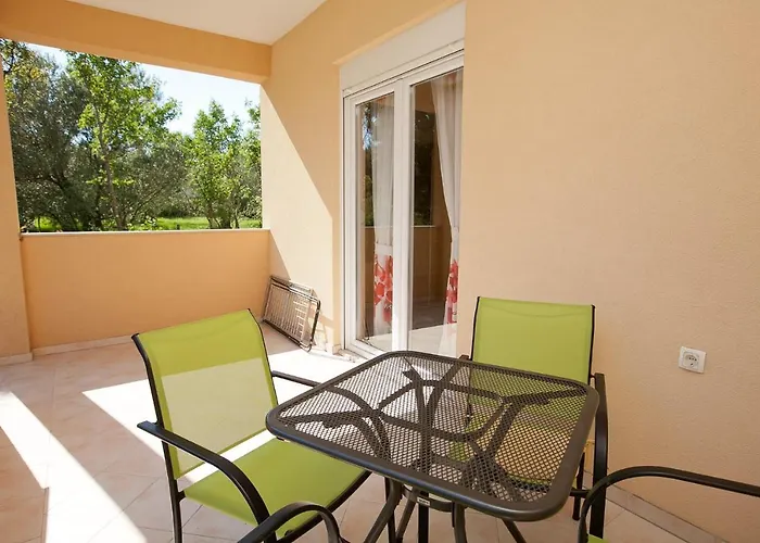 Lea * Starigrad Paklenica