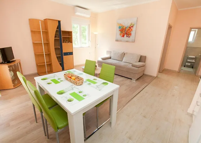 Apartment Lea *