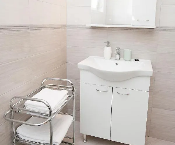 Lea Apartament *