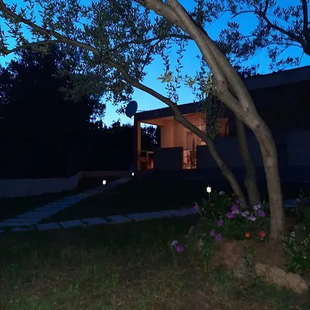 Lea Apartamento Starigrad Paklenica