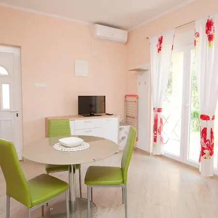 Appartamento Lea Starigrad Paklenica