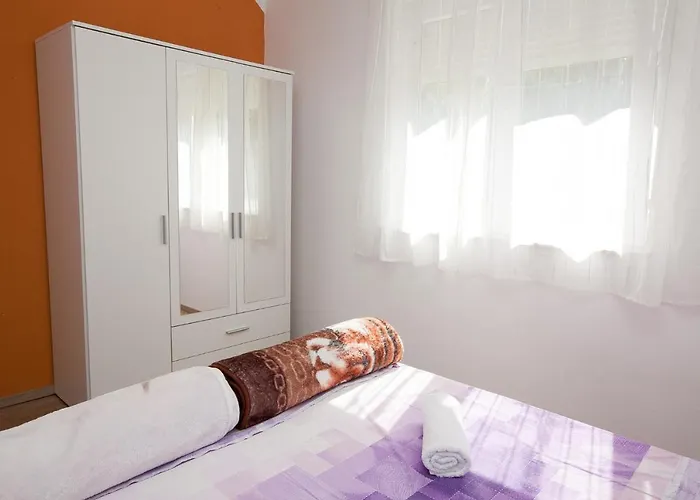 Lea Starigrad Paklenica